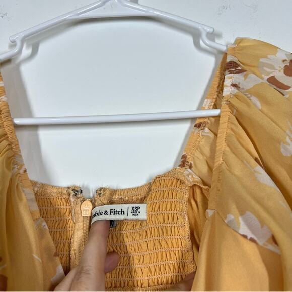 Abercrombie & Fitch Flutter Sleeve Dress Size XS PETITE - Picture 10 of 11